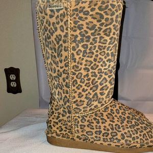 Bearpaw leopard print boots size 9
